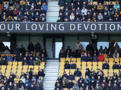 Plakal nad kuracími nugetami, klub Premier League oceňuje mladého fanúšika Download app from appStore