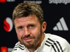 Po piatich uzavretých dohodách a dvoch hráčoch na zozname želaní prestupov boli zverejnené konečné plány Man Utd Hlavný tréner Michael Carrick z Manchestru United hovorí počas tlačovej konferencie na Carrington Training Ground