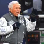 Podľa správ Robert Kraft tento rok nevstúpi do Siene slávy
