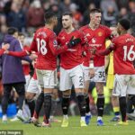 Hráči Manchestru United vyjadrili znepokojenie nad tvrdeniami Sira Jima Ratcliffa, že Spojené kráľovstvo bolo „kolonizované prisťahovalcami“