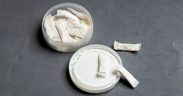 Používanie snusu ako bezdymového nikotínu futbalistami preberá hviezdy Snusový balíček