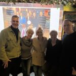 Ikonickí bývalí moderátori Sky Sports News Dave Clark, Carrie Frais, Kelly Cates, Clare Tomlinson a Julian Waters (zľava doprava) sa tento týždeň opäť stretli na slávnostnom večeri.