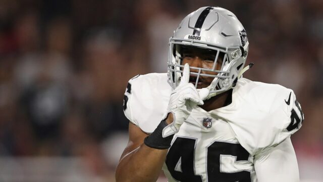 Požiarny asistent trénera Falcons LaTroy Lewis uprostred policajného vyšetrovania sexuálneho napadnutia
