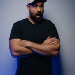 Bývalá hviezda NRL a moderátor Triple M Aaron Woods dostal v nedávnom žartíku pre rozhlasovú sieť viac, ako očakával.