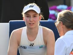 Prečo sa Elena Rybakina stiahla počas rozhovoru s fyzioterapeutom Prečo sa Elena Rybakina stiahla počas rozhovoru s fyzioterapeutom