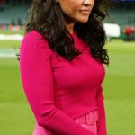 Pôvabná športová moderátorka Mel McLaughlin sa blíži na desať rokov na Channel 7 – no či zostane dlhodobo vo voľne šírenej sieti, sa uvidí.