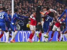 Predĺženie semifinále Carabao Cupu a náhradné pravidlá pre Arsenal vs Chelsea Ben White z Arsenalu strelil úvodný gól počas semifinálového zápasu prvého kola Carabao Cupu medzi Chelsea a Arsenalom na Stamford Bridge 14. januára 2026 v Londýne v Anglicku.