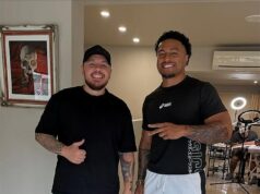 Predpokladá sa, že sú to najtvrdší hráči v NRL – ale teraz tetovač odhalil hviezdy, ktoré nezvládajú bolesť z napustenia atramentu Tetovač Konrad Ilolahia (na obrázku vľavo s hráčom Wests Tigers Fonuom Poleom) sa vyjadril k hráčom NRL, ktorí sa nevedia vyrovnať s bolesťou z napustenia atramentu.