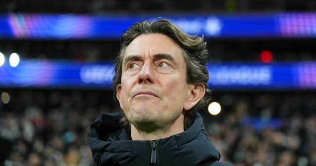 Thomas Frank hovorí s novinármi pred zápasom Tottenhamu Hotspur Premier League proti Manchestru City