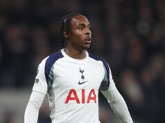 Prehliadnutá hviezda Tottenhamu s 30 miliónmi libier KONEČNE zarába odklad po tom, čo bola dvakrát vyradená z kádra Ligy majstrov – keďže Thomas Frank urobil pred vyradením tri zmeny Mathys Tel bol po dvoch vynechaniach konečne pridaný do kádra Ligy majstrov Spurs