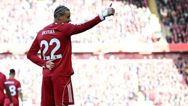 Premier League: Ekitike hrá s Liverpoolom vpredu proti West Hamu a navyše ešte dva zápasy
