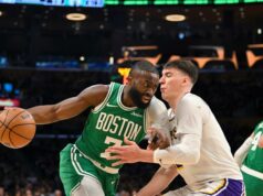 Pri sledovaní Pata Rileyho Lakers porazených Celtics v rivalite Pri sledovaní Pata Rileyho Lakers porazených Celtics v rivalite