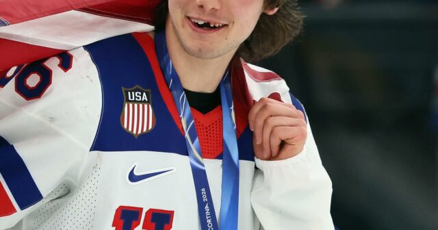 Prispievateľ: Hokejový tím USA získal zlato. Jeho väčší výkon? Presahujúca politika
