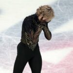 'Quad God' Ilia Malinin dvakrát padá a končí na ôsmom mieste