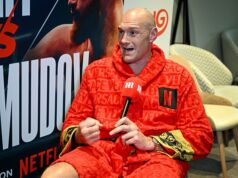 ROZHOVOR S TYSONOM FURYM: Gypsy King obviňuje Oleksandra Usyka z toho, že je „podvodník“, keď odhaľuje, že jeho manželka Paris sa s ním prestala rozprávať po jeho „sebeckom“ rozhodnutí vrátiť sa do Piateho boxu Nikto v najbližšom kruhu Tysona Furyho ho nechcel späť do ringu a na chvíľu to dali jasne najavo tým, že ho prerušili.