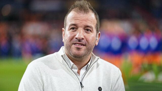 Rafael van der Vaart odvážne tvrdí, že Arsenal „nemá žiadnych svetových hráčov,“ láme si sny o vysokých výškach
