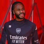 Raheem Sterling z Arsenalu počas tréningu na Emirates Stadium