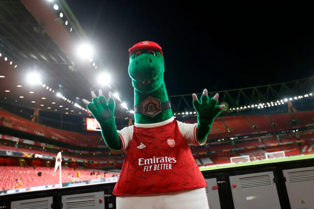 ☕️🥐 Raňajky FC: zložitý výkop 😂, nezvyčajný penaltový rozstrel 😳 Download app from appStore