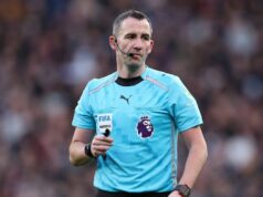 Ref v centre „najhoršej voľby vôbec“ objavuje osud ako asistent na lavičke|Futbal|Športová aktivita Ref v centre „najhoršej voľby vôbec“ objavuje osud ako asistent na lavičke|Futbal|Športová aktivita