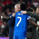 Jose Mourinho čelil kritike za tvrdenie, že Vinicius Jr. „podnecoval“ nechutné scény medzi Realom Madrid a Benficou po tom, čo Brazílčan tvrdil, že bol rasovo zneužívaný.
