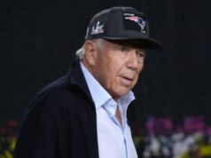 Robert Kraft z Patriots chýba v Sieni slávy Robert Kraft z Patriots chýba v Sieni slávy