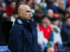 Roberto Martinez opisuje Bernarda Silvu ako „príkladného portugalského futbalistu“ vo veľkej chvále kapitána Manchestru City Download app from appStore