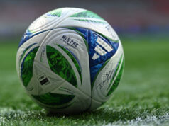 Robin Van Persie odmieta opustiť vedenie napriek riziku, že bude prepustený Robin Van Persie odmieta opustiť vedenie napriek riziku, že bude prepustený