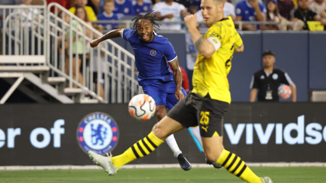 Robin van Persie bráni bývalú hviezdu Liverpoolu pred „nevhodnou“ kritikou Robin van Persie bráni bývalú hviezdu Liverpoolu pred „nevhodnou“ kritikou