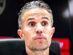 Robin van Persie dostal tip na prácu v Man Utd, pretože Sir Jim Ratcliffe zvažuje možnosti Robin van Persie