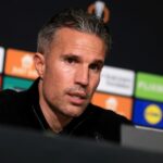 Robin van Persie podporuje Raheema Sterlinga po brutálnom debutovom verdikte ex-Chelsea a hviezdy Arsenalu