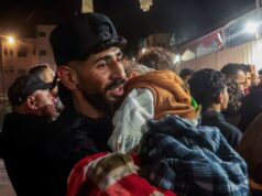 Rodiny smútia za milovanými, keď sa emocionálne vracajú do Gazy Rodiny smútia za milovanými, keď sa emocionálne vracajú do Gazy