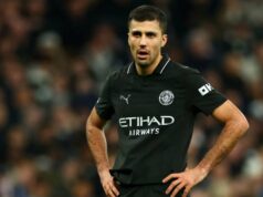 Rodri sa vzteká na rozhodcu po tom, čo Man City zahodilo vedenie 2:0 proti Spurs Rodri sa vzteká na rozhodcu po tom, čo Man City zahodilo vedenie 2:0 proti Spurs