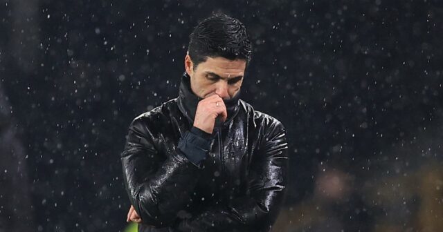 Manažér Arsenalu Mikel Arteta počas zápasu Premier League medzi Wolverhampton Wanderers a Arsenalom 