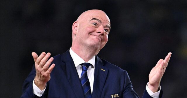 Rozzúrení futbaloví fanúšikovia hovoria, že je čas vyradiť FIFA, keď Gianni Infantino