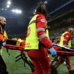 Ruben Loftus Cheek z AC Miláno sa zranil počas zápasu Serie A medzi AC Miláno a Parma Calcio 1913 na štadióne Giuseppe Meazza 22. februára 2026 v talianskom Miláne.