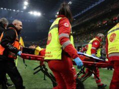 Ruben Loftus-Cheek odhaľuje hrozné zranenia po hlavičkovom strete anglickej hviezdy Ruben Loftus Cheek z AC Miláno sa zranil počas zápasu Serie A medzi AC Miláno a Parma Calcio 1913 na štadióne Giuseppe Meazza 22. februára 2026 v talianskom Miláne.