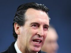 Šéf Aston Villy Unai Emery obviňuje Liverpool z „poškodzovania“ Harveyho Elliotta, keď sa hádky zintenzívňujú Harvey Elliott z Aston Villy