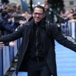 Šéf Chelsea Rosenior sa teší na súboj Ligy majstrov s PSG a Luisom Enriquem