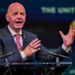 Šéf FIFA Gianni Infantino sa konečne ospravedlňuje za lacný zásah do britských fanúšikov