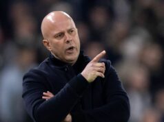 Šéf Liverpoolu Arne Slot obvinený z „nepočujúcich“ komentárov a zaobchádzanie s fanúšikmi ako s „hlúpymi“ Tréner Liverpoolu Arne Slot