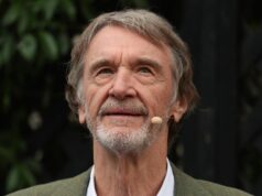 Šéf Man Utd Sir Jim Ratcliffe by mohol čeliť žalobe FA kvôli kontroverznému imigračnému vyčíňaniu Sir Jim Ratcliffe