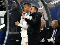 Šéf Marseille Roberto De Zerbi vyzdvihuje to, čo ho naučili matka a otec Masona Greenwooda, v klamlivej reči pre hráča „svetovej triedy“, ktorý „mal ťažké časy“ – roky po obvineniach zo zneužívania Šéf Marseille Roberto De Zerbi chválil Masona Greenwooda v sýtenom prejave