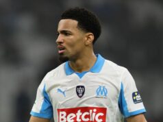 Šéf Marseille rezignuje, pretože po rozhodnutí manažéra vládne chaos okolo pôžičky Ethana Nwaneriho Ethan Nwaneri hrá za Marseille