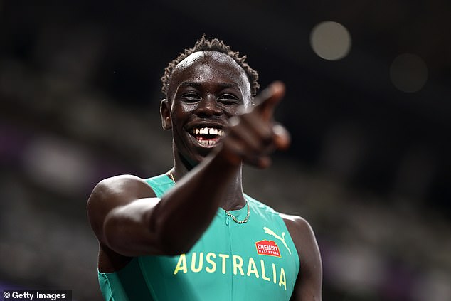 Senzácia tínedžerov v šprinte Dna Dna ODMIETA očarujúce ponuky na Dna Dna (na obrázku) je zaplavená žiadosťami o sponzorstvo/partnerstvo a nedávno súhlasila so spoluprácou s Vegemite