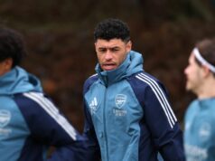 Šesť prestupov by Arsenal mohol dokončiť aj po uzávierke Alex Oxlade-Chamberlain trénuje s Arsenalom