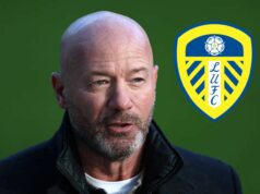 Shearer podporuje Leeds United, aby prežil Premier League vďaka pevnosti Elland Road Daniel Farke, manažér Leeds United, gestikuluje priaznivcom svojho tímu počas zápasu Premier League medzi Leeds United a Nottingham Forest...