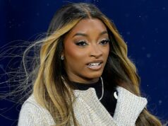 Simone Bilesová ponúka podporu olympijskému krasokorčuliarovi Ilovi Malininovi Simone Bilesová ponúka podporu olympijskému krasokorčuliarovi Ilovi Malininovi