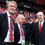 Sir Jim Ratcliffe s Avramom Glazerom vo Wembley