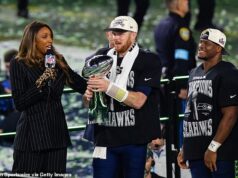 Školáci v Seattli sa dozvedeli, že sa NEMÔŽU zúčastniť prehliadky Seahawks Super Bowl, pretože vyhlásenie killjoy vyvolalo zúrivosť miestnych obyvateľov Školákom v Seattli bolo povedané, že sa v stredu nebudú môcť zúčastniť na slávnostnom sprievode Super Bowl LX v Seattle Seahawks.