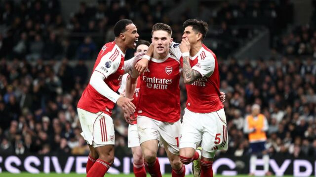 Skóre Tottenham Hotspur vs Arsenal LIVE: TOT 1-3 aktualizácie ARS Skóre Tottenham Hotspur vs Arsenal LIVE: TOT 1-3 aktualizácie ARS Premier League; Eze, Gyokeres skórovali a zdvojnásobili vedenie Arsenalu